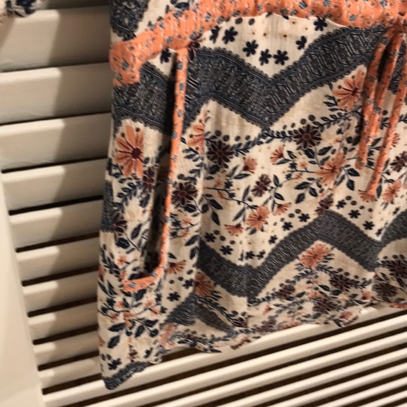 Tunic top with tie waist and pockets - Picture 6 of 6